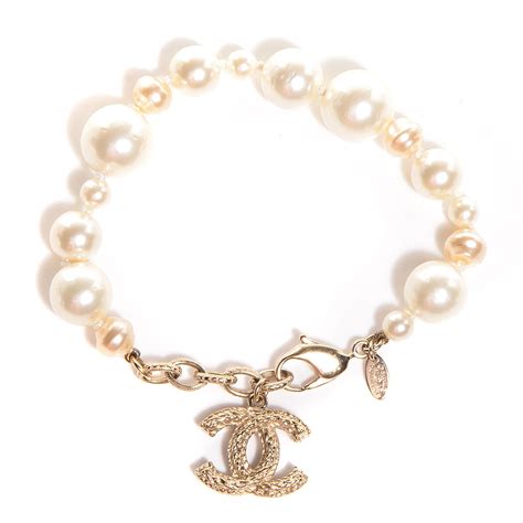 bracelet perle chanel|bracelet chanel vide dressing.